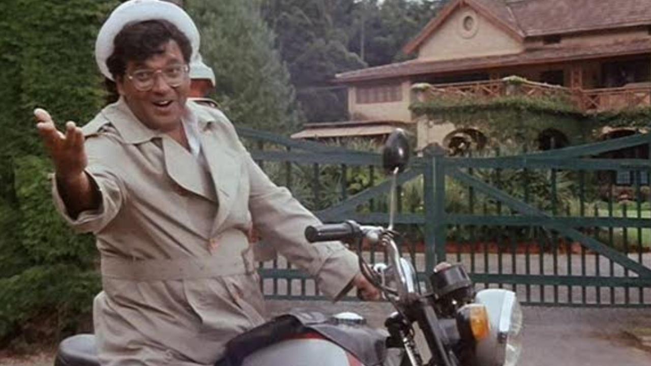Subhash Ghai in Ram Lakhan
Subhash Ghai would often have a special appearance in his own directorials in the '90s and '2000s. In Ram Lakhan, he was seen in the song titled Tera Naam Liya. The filmmaker was on a bike in the sequence